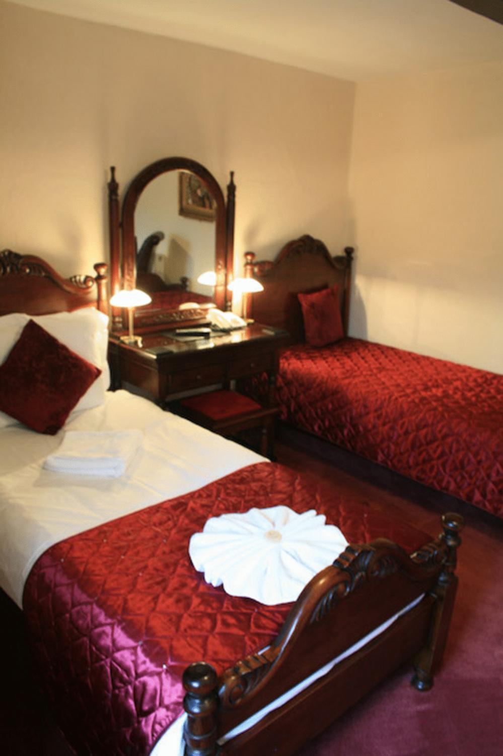קיינשם The Old Manor House Hotel מראה חיצוני תמונה